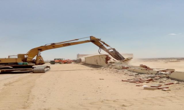 ”الإسكان”تنتهى من إزالة التعديات بطريقة مصر الإسماعيلية الصحراوي