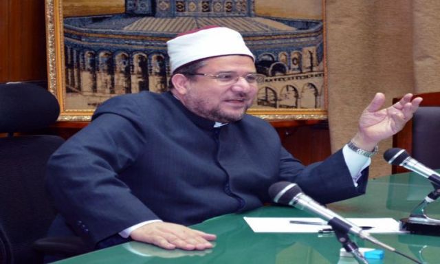 وزير الأوقاف يُجدد إعارة 63 إمامًا لسلطنة عمان