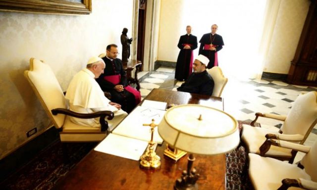 شيخ الأزهر وبابا الفاتيكان يتفقان على عقد مؤتمر عالمي للسلام