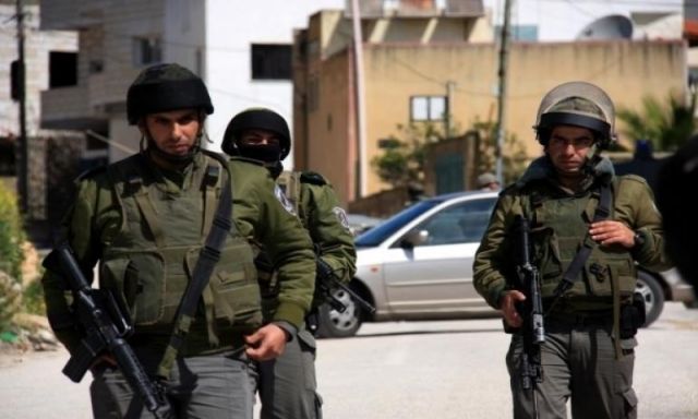 الشرطة الإسرائيلية: اعتقال 27 عاملًا فلسطينيًا من الضفة الغربية
