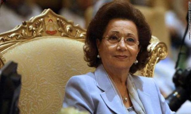 إصابة ”سوزان مبارك” بغيبوبة بعد سماع الحكم