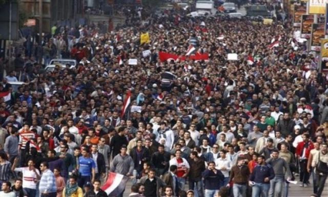 الآلاف يتوافدون على ميدان التحرير للمشاركة فى مظاهرة دعم الرئيس