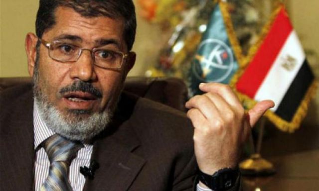 ”مرسي” يتبرع براتبه الأخير بجامعة الزقازيق لمعهد الأورام