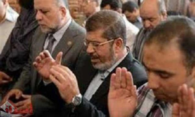 غدا.. مرسى يؤم المصلين فى صلاة الجمعة بالفيوم