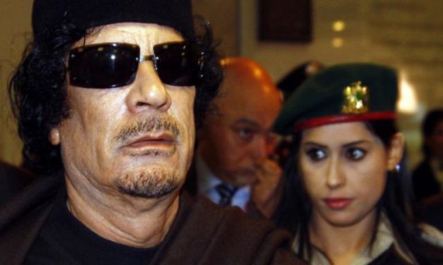 بعد وفاته بسنوات .. حارسة ”القذافي” تكشف سر اختياره النساء لحراسته