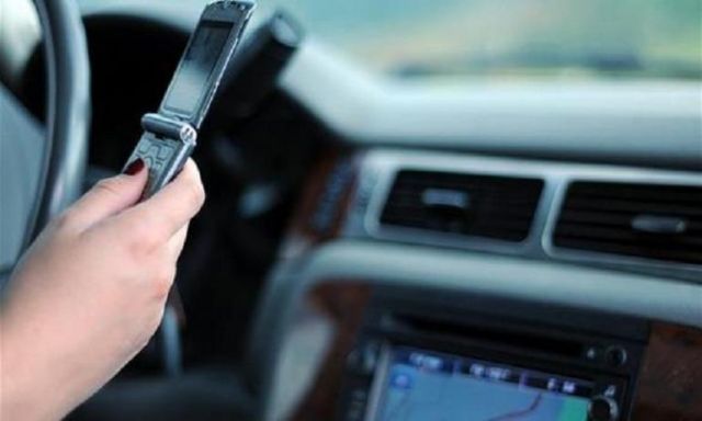 دراسة جديدة تؤكد خطورة استخدام الموبايل علي وظائف الدماغ أثناء قيادة السيارة