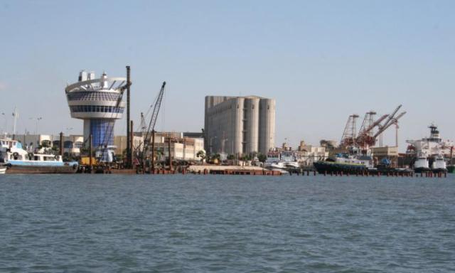 توقف حركة الصيد بميناء بورسعيد بسبب نوة الفيضة الكبرى
