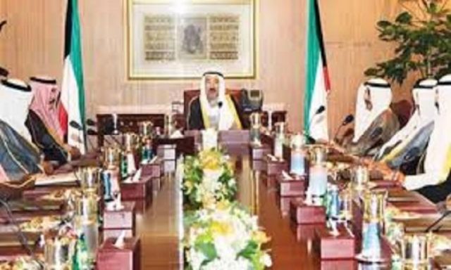 مصادر: الكويت تعتزم إقتراض 16.5 مليار دولار لسد عجز الموزانة