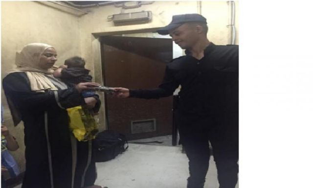 شرطة النقل والمواصلات تعيد حقيبة فقدتها مواطنة بمحطة جمال عبدالناصر لمترو الأنفاق