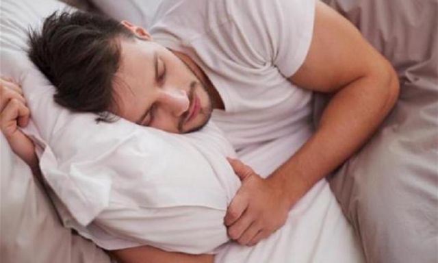 دراسة هولندية: النساء لا يتأثرن بقلة ساعات النوم مثل الرجال