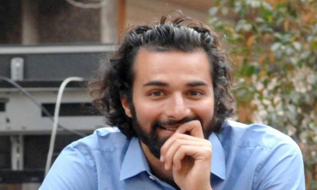 ”أحمد حاتم” يشعل موقع التواصل الإجتماعى بإطلالته الأنيقة