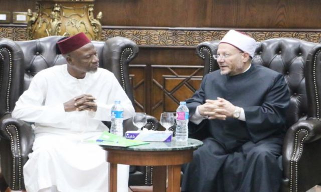 المفتي يبحث تعزيز التعاون الديني مع غينيا