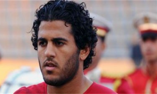 مروان محسن يدعم قائمة الأهلي للقاء الوداد المغربي رغم الإصابة