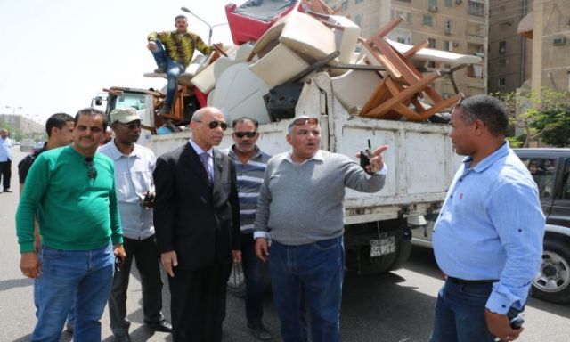 محافظ القاهرة  يقود حملة مكبرة لإزالة الإشغالات بمصر الجديدة