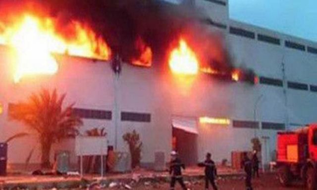 مدير أمن الجيزة  يتابع جهود الحماية المدنية للسيطرة على حريق مصنع موبيليا  ب 6 أكتوبر