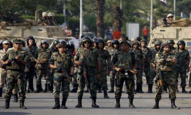 ياسر بركات يكتب عن:من يروج الأرقام المغلوطة عن الجيش المصرى؟!