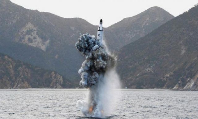 الجيش الأمريكي يدين إطلاق كوريا الشمالية لصاروخ باليستي من غواصة