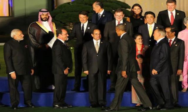 أوباما يسعي لمصافحة الرئيس السيسي خلال قمة مجموعة العشرين
