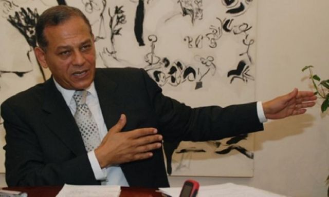 محمد أنور السادات: لا أشعر بوجود أى تعاون من رئيس البرلمان اتجاه النواب