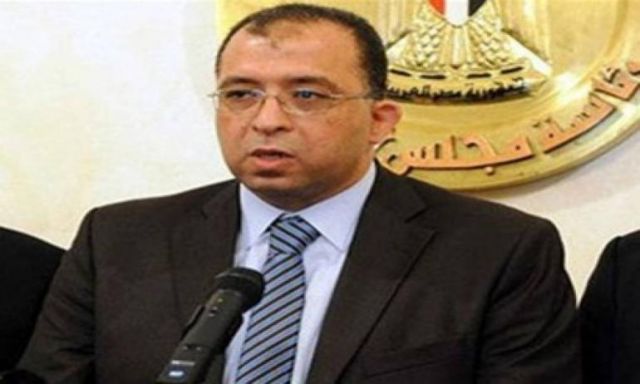 وزير التخطيط يصل القاهرة بعد أدائه مناسك الحج