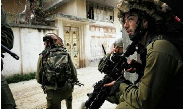 الجيش الإسرائيلي يغلق الأراضي الفلسطينية بمناسبة عيد المظلات اليهودي