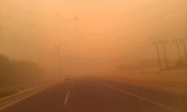 عواصف ترابية تضرب محافظة الوادي الجديد