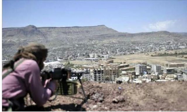 الحوثيون يكثفون قصفهم على مواقع الجيش اليمني والمقاومة الشعبية