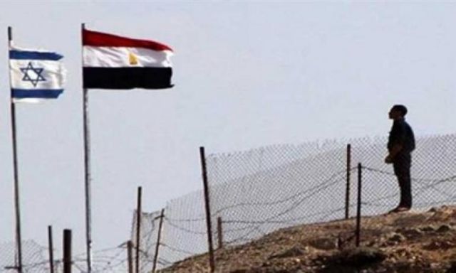 إسرائيل تطالب مصر بتقديم إعتذار رسمى عن مقتل عامل وزارة الدفاع على الحدود