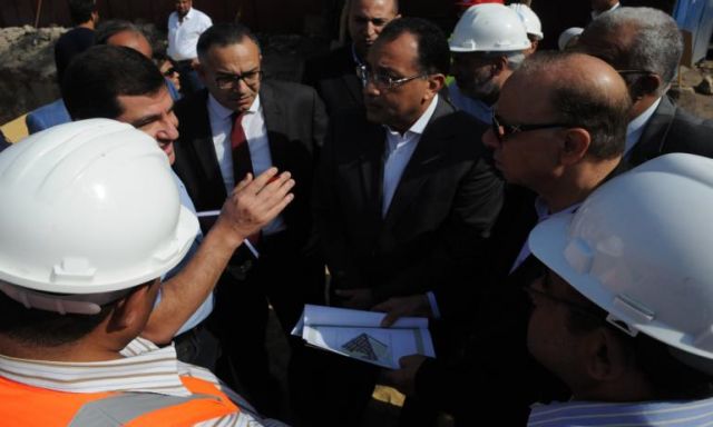 وزير الإسكان ومحافظ القاهرة يتفقدان الأعمال بمشروع تطوير "تل العقارب" بالسيدة زينب