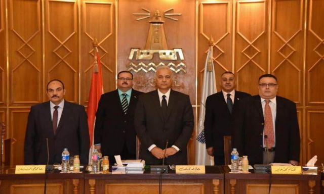 بالصور ” فرحات ” يشارك في أول جلسة لمجلس إدارة جامعة الإسكندرية منذ توليه منصبه