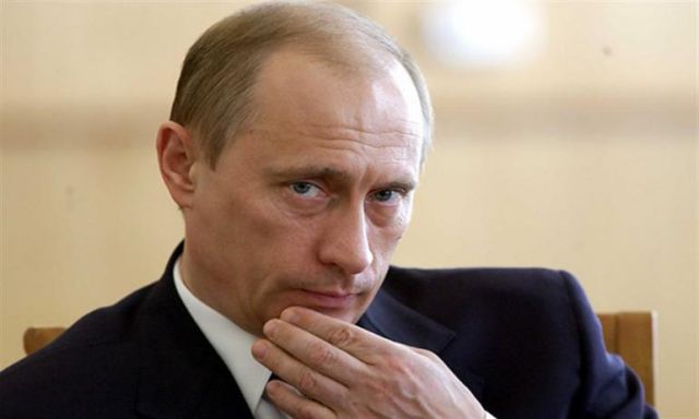 بوتين:الاقتصاد الروسي يتجه للانكماش وعجز الموازنة وصل لـ3,7%