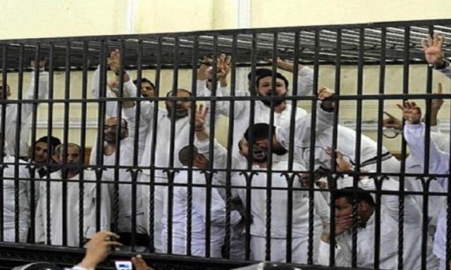 جنايات شمال القاهرة تستأنف اليوم محاكمة 26 متهما بحرق نقطة شرطة المنيب