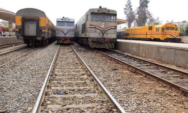”السكك الحديدية” تعلن استئناف حركة القطارات بعد استبدال القضبان القديمة في بني سويف
