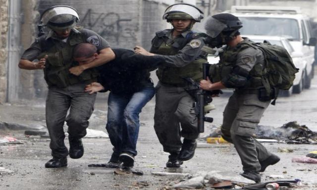 الجيش الإسرائيلي يعتقل 7 فلسطينيين بالضفة الغربية