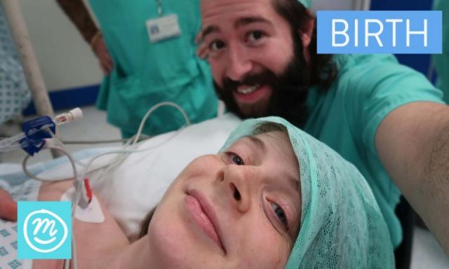 بريطاني ينشر فيديو لزوجته اثناء الولادة