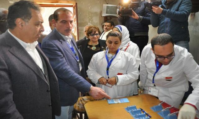 وزير الصحة يبدأ حملة الفحص الشامل لفيروس سى بصعيد مصر من قرية البراجيل بالمنيا