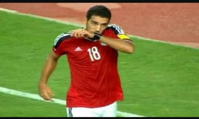 إنتهاء الشوط الأول من مباراة مصر والمغرب بالتعادل السلبي