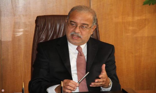 شريف إسماعيل يلتقى وزير الصناعة لمتابعة ملف المشروعات الصغيرة والمتوسطة