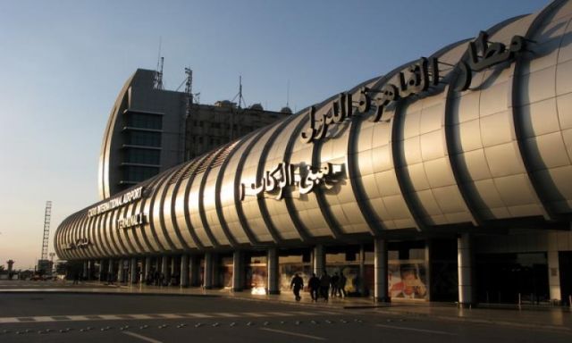 مطار القاهرة يستقبل نائب وزير الصناعة الروسى