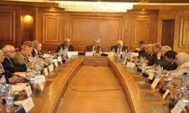 رئيس الحكومة يستعرض الموقف الخاص بتطوير وتنمية منطقة حلايب وشلاتين