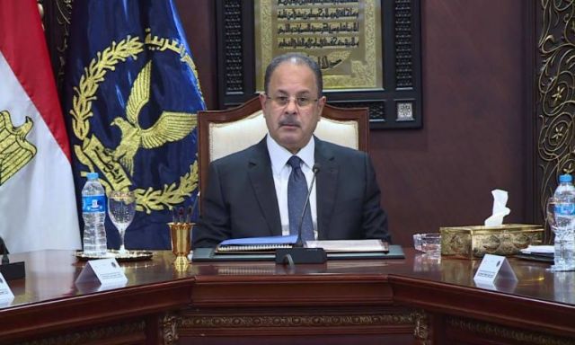 وزير الداخلية يمنح نزيلات السجون زيارة  استثنائية  بمناسبة الاحتفال  بيوم المرأة وعيد الأم