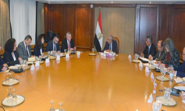 وزير التجارة والصناعة يبحث مع وفد البنك الدولى تعزيز السياسات التجارية والسياسية لمصر