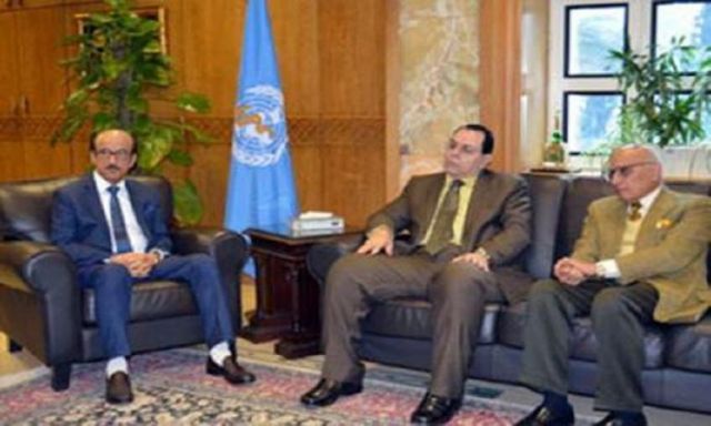 المدير الإقليمي لمنظمة الصحة العالمية  يستقبل رئيس جامعة الأزهر