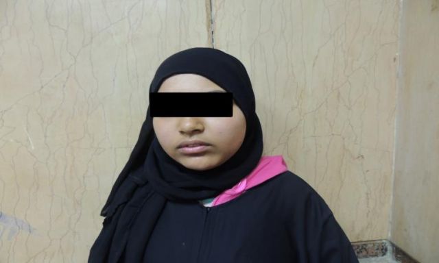 بالصور .. التفاصيل الكاملة  لتعذيب ” طفلة ” وإجبارها على أعمال التسول بالدرب الأحمر