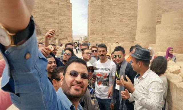بالصور.. خالد النبوى يدعم السياحة فى مصر
