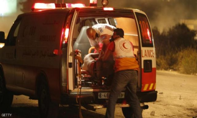 استشهاد فلسطيني وإصابة اثنين آخرين بنيران  دبابة إسرائيلية بقطاع غزة