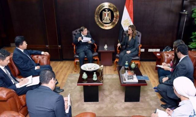 وزيرة الاستثمار والتعاون الدولي تبحث مع السفير الصينى جذب مزيد من الاستثمارات إلى مصر