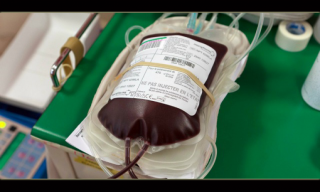 زيادة أسعار أكياس الدم تشعل ثورة الأطباء على وزير الصحة