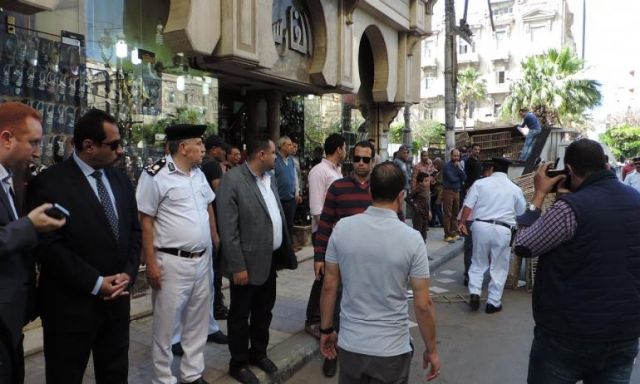 شاهد بالصور ..  مدير أمن الاسكندرية  يقود حملة رفع إشغالات الطريق بالمنشية