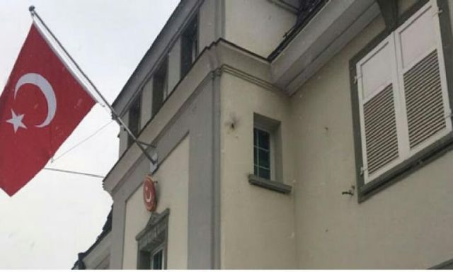 ملثمون يعتدون على القنصلية التركية في سويسرا